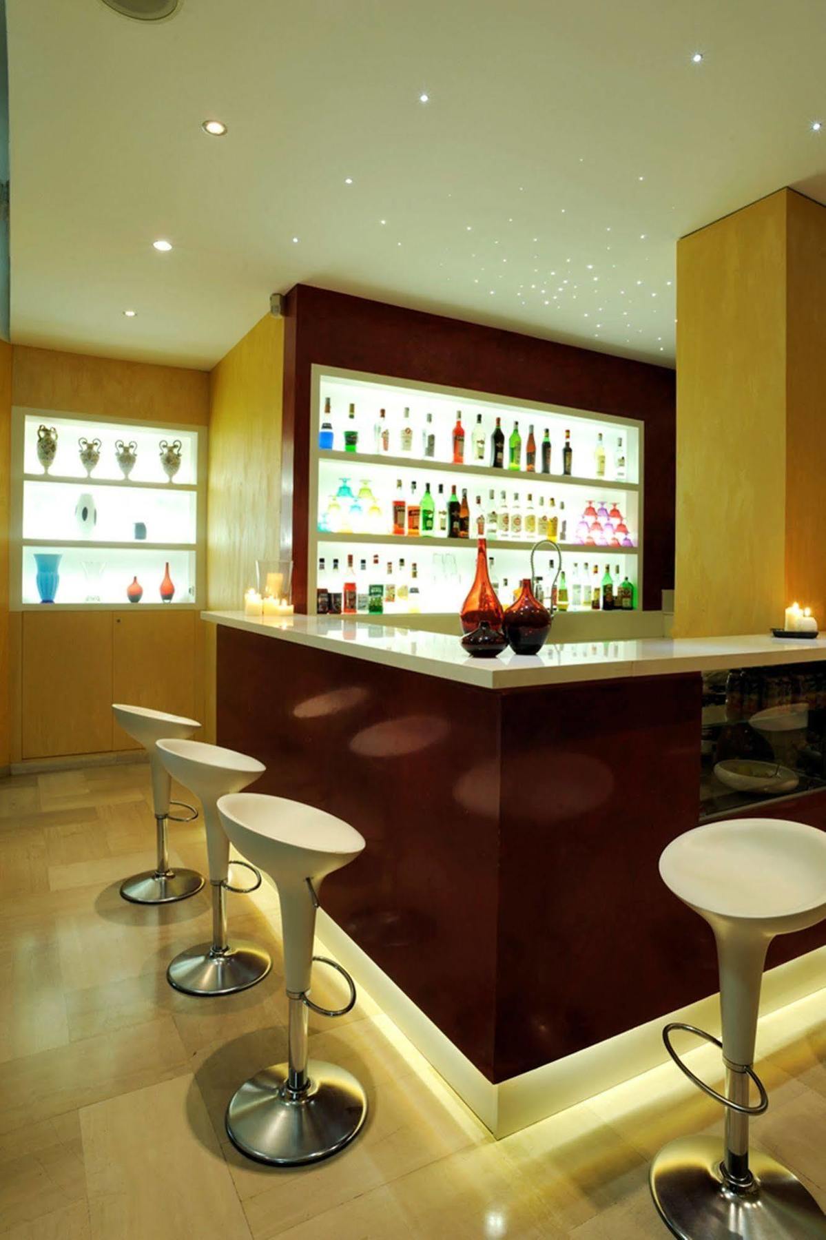 Oliveto Aparthotel 3*